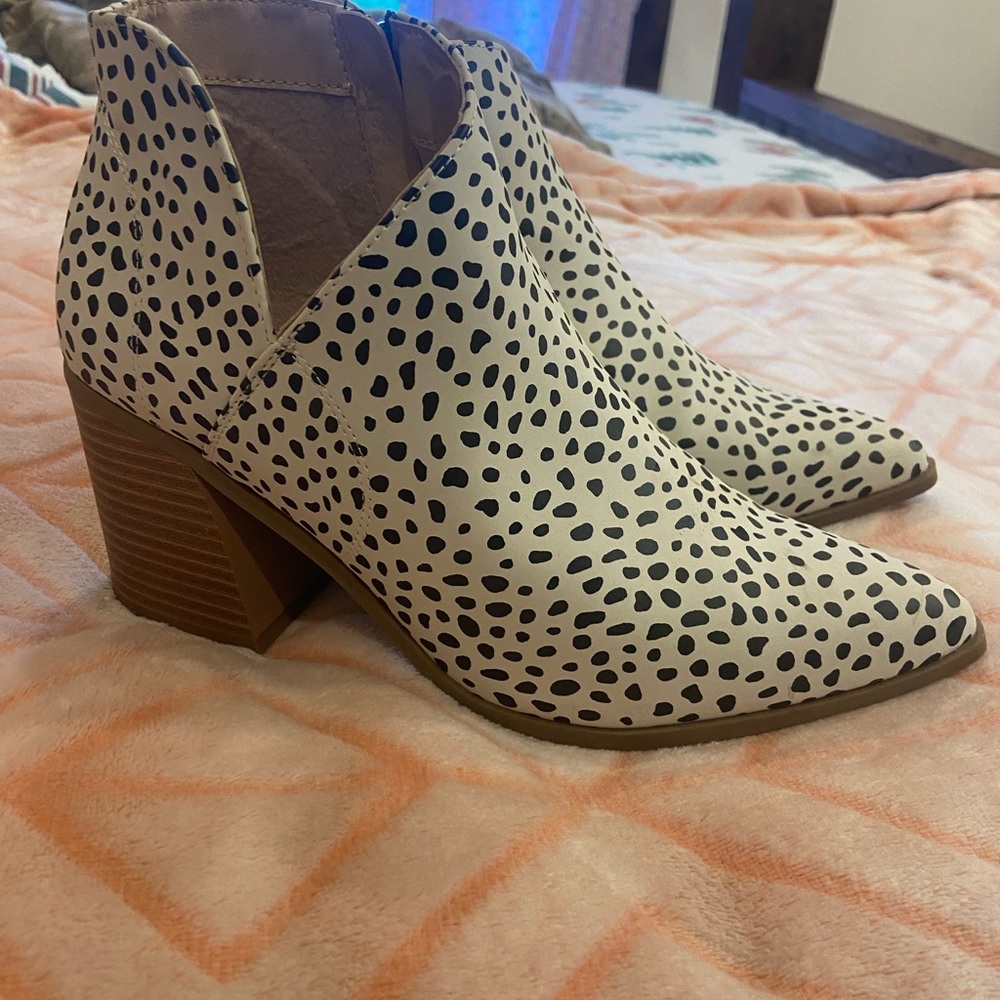 Like new - Picture 1 of 2